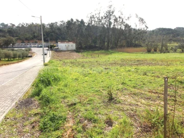 Terreno P/ Prédio para Venda em Parceiros e Azoia