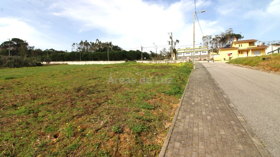 Terreno P/ Prédio para Venda em Parceiros e Azoia