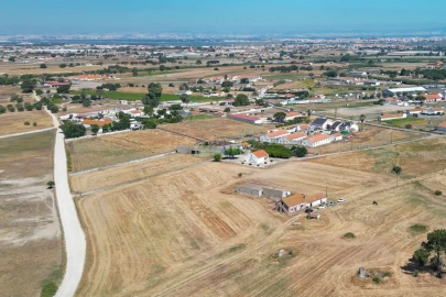 Terreno para Venda em Atalaia e Alto Estanqueiro-Jardia