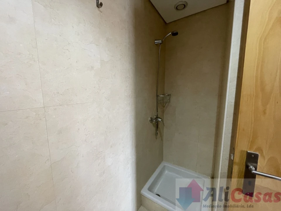 Apartamento T2 para Venda em Mafamude e Vilar do Paraíso Foto 14