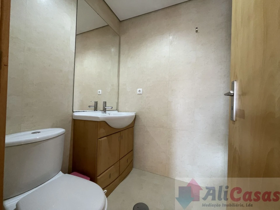 Apartamento T2 para Venda em Mafamude e Vilar do Paraíso Foto 13