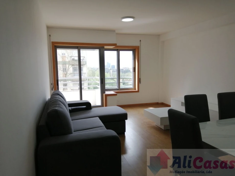 Apartamento T2 para Venda em Mafamude e Vilar do Paraíso Foto 1