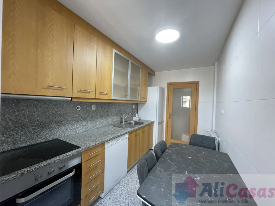 Apartamento T2 para Venda em Mafamude e Vilar do Paraíso Foto 3
