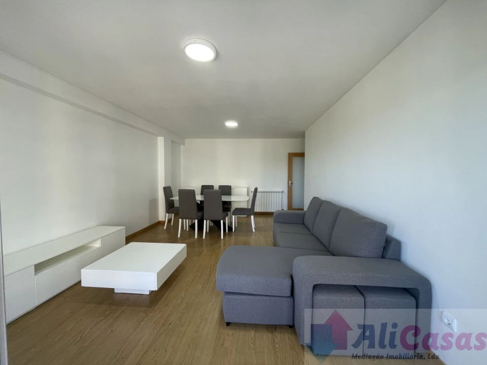 Apartamento T2 para Venda em Mafamude e Vilar do Paraíso Foto 2