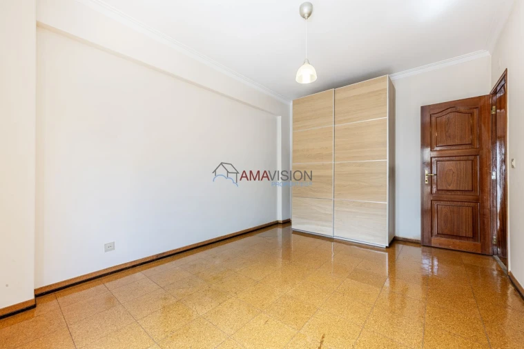 Apartamento T4 para Venda em Penha de França Foto 18