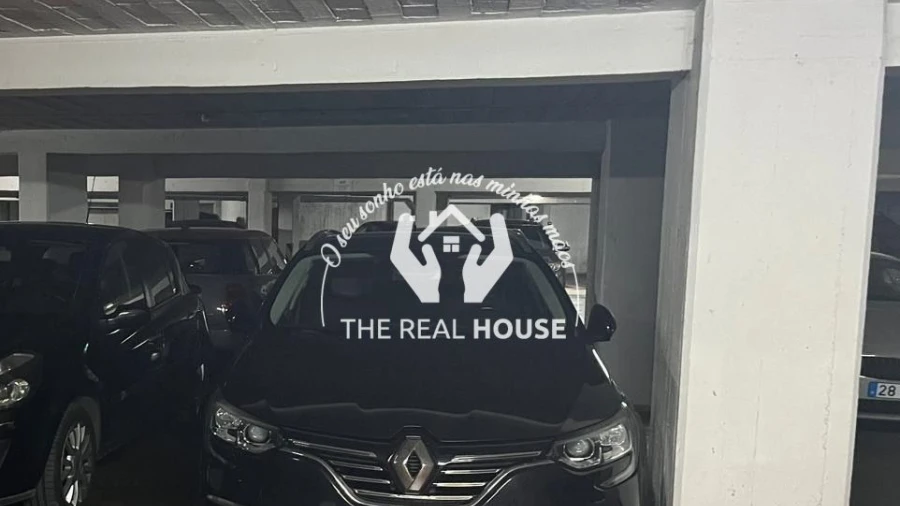 Garagem para Arrendamento em Funchal (Santa Luzia)