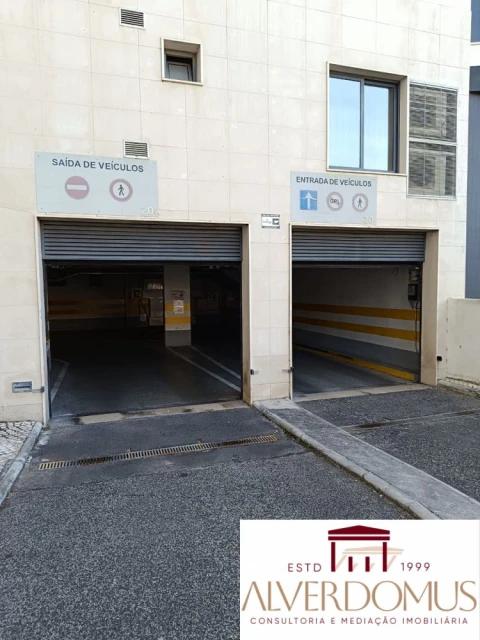 Garagem para Venda em Olivais