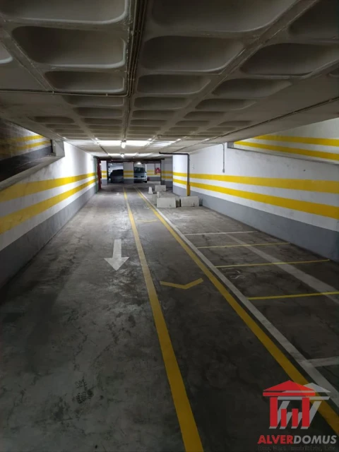 Garagem para Venda em Olivais