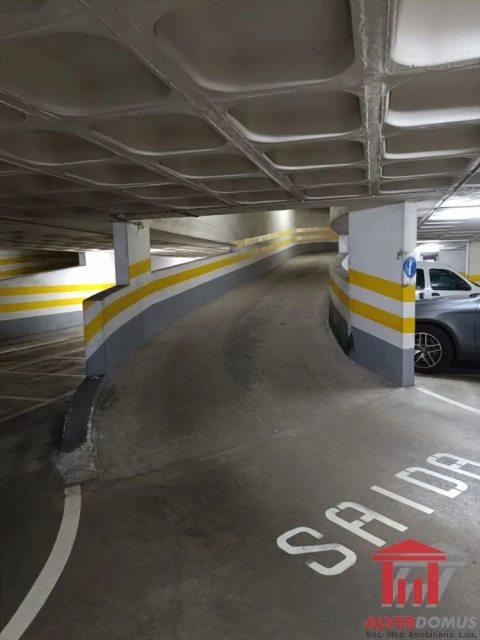 Garagem para Venda em Olivais
