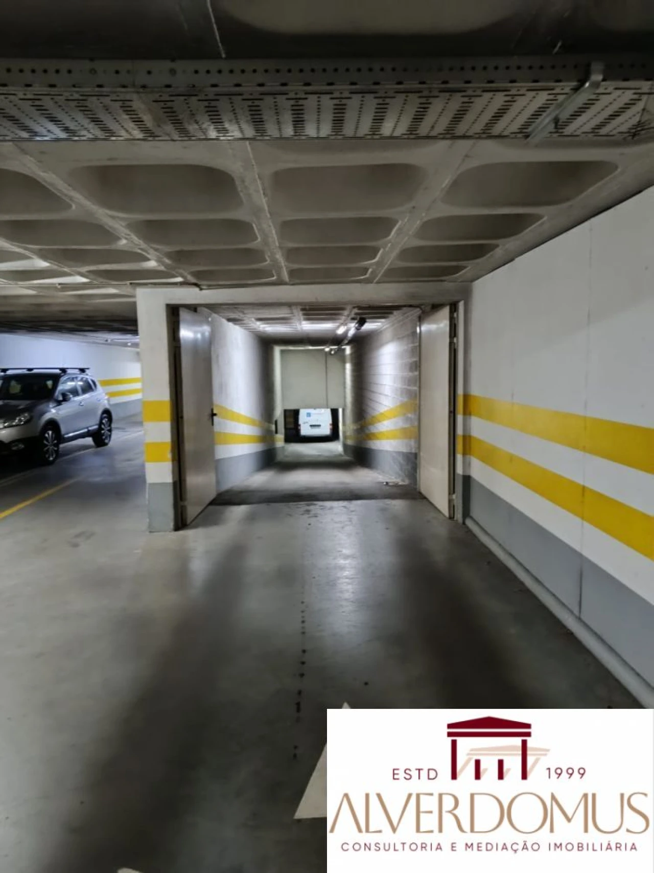 Garagem para Venda em Olivais Foto 6