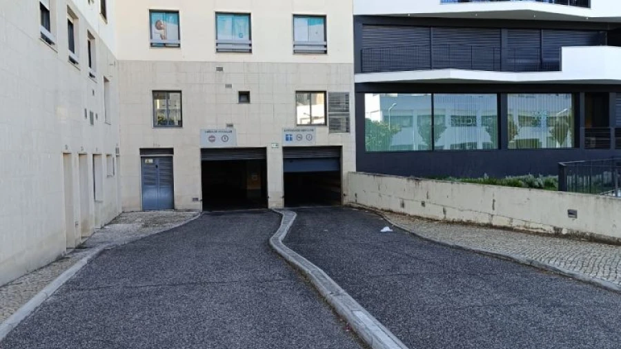 Garagem para Venda em Olivais