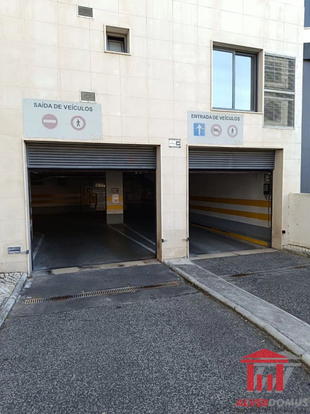 Garagem para Venda em Olivais Foto 2