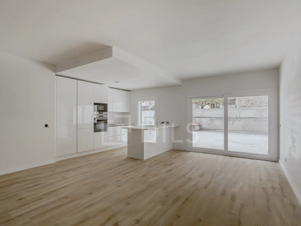 Apartamento T3 para Venda em Almada, Cova da Piedade, Pragal e Cacilhas Foto 9