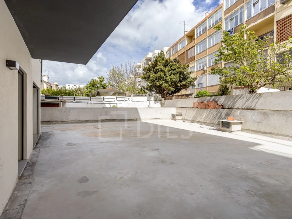 Apartamento T3 para Venda em Almada, Cova da Piedade, Pragal e Cacilhas Foto 35
