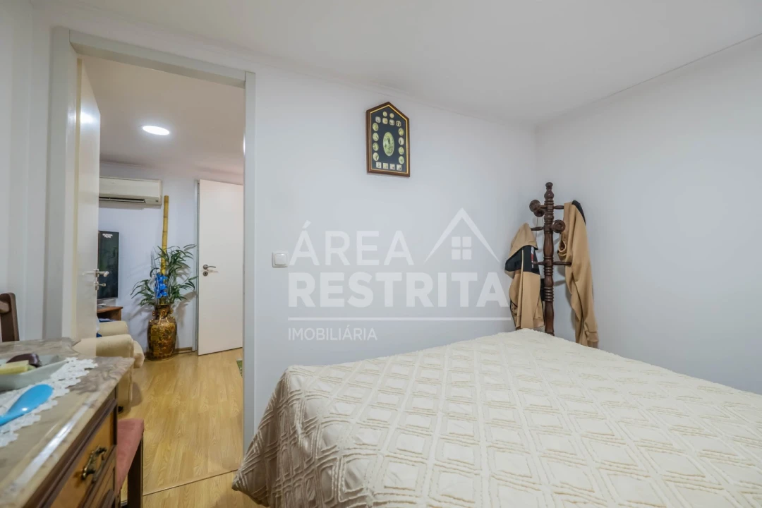 Moradia T4 para Venda em Fernao Ferro Foto 8