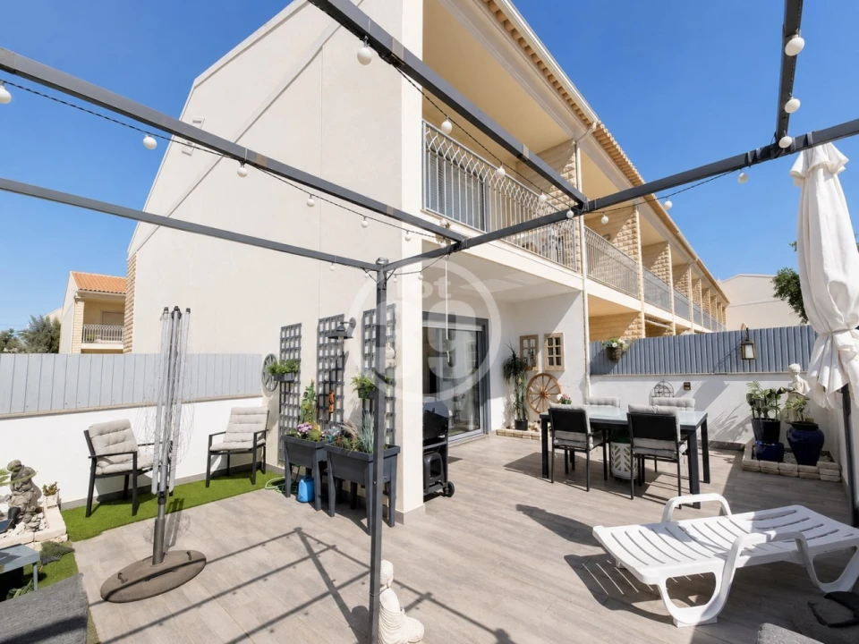 Moradia T3 para Venda em Albufeira e Olhos de Água Foto 1