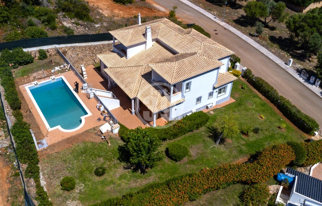Moradia T4 para Venda em Albufeira e Olhos de Água Foto 2