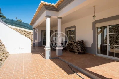 Moradia T4 para Venda em Albufeira e Olhos de Água