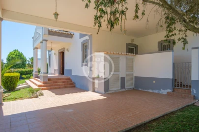 Moradia T4 para Venda em Albufeira e Olhos de Água