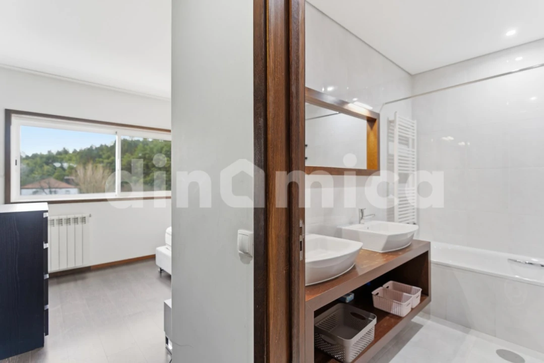 Apartamento T4 para Venda em Vila Nova de Famalicão e Calendário Foto 14
