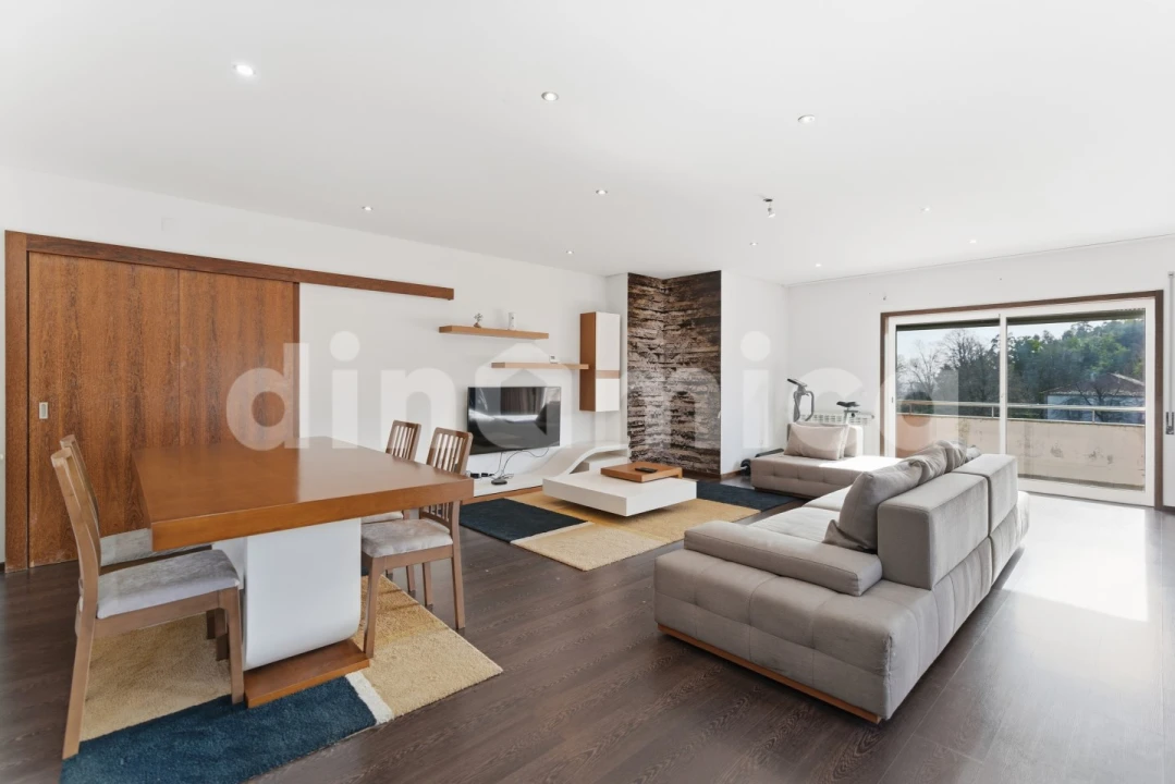 Apartamento T4 para Venda em Vila Nova de Famalicão e Calendário Foto 3