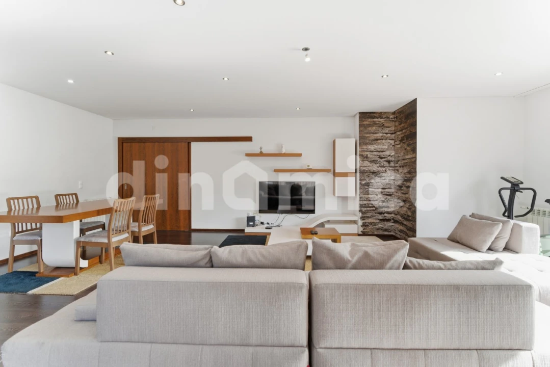 Apartamento T4 para Venda em Vila Nova de Famalicão e Calendário Foto 4