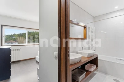 Apartamento T4 para Venda em Vila Nova de Famalicão e Calendário