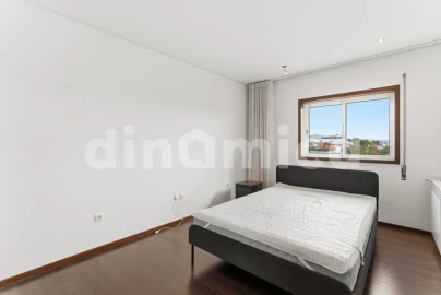 Apartamento T4 para Venda em Vila Nova de Famalicão e Calendário