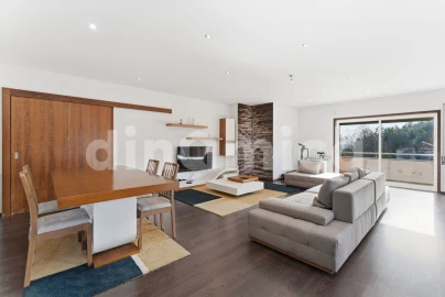 Apartamento T4 para Venda em Vila Nova de Famalicão e Calendário