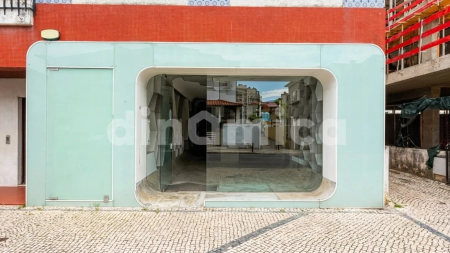 Loja para Arrendamento em Vila Nova de Famalicão e Calendário