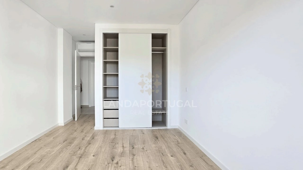 Apartamento T4 para Venda em Tavira (Santa Maria e Santiago) Foto 16