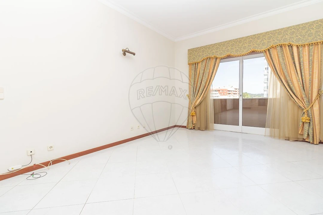 Apartamento T3 para Venda em Vila Franca de Xira Foto 8