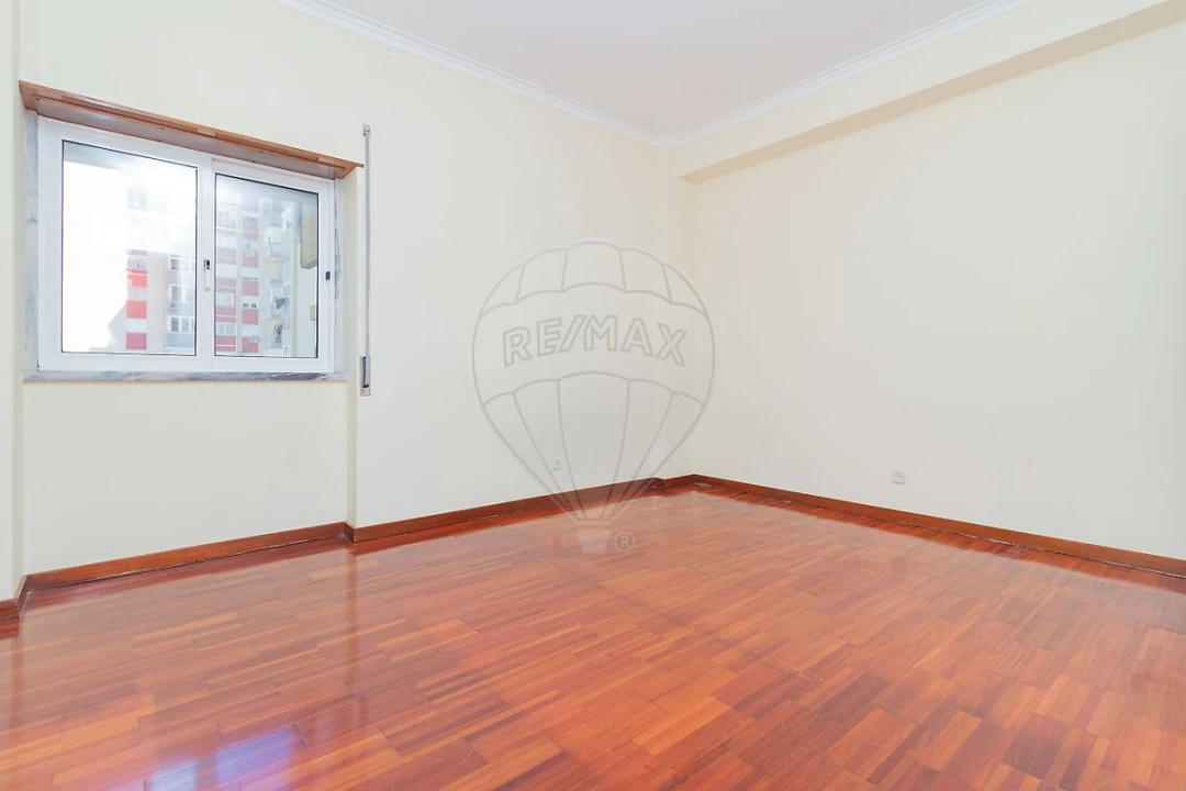 Apartamento T3 para Venda em Vila Franca de Xira Foto 12