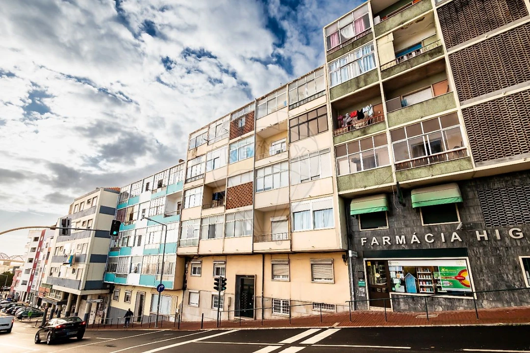Apartamento T3 para Venda em Vila Franca de Xira Foto 8