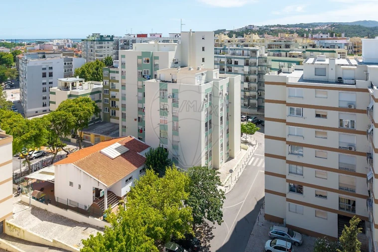 Apartamento T3 para Venda em União das Freguesias de Setúbal Foto 17