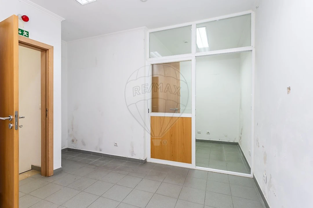 Apartamento T0 para Venda em Mina de Água Foto 6