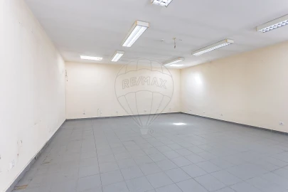 Apartamento T0 para Venda em Mina de Água