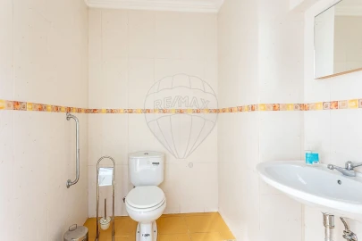 Apartamento T0 para Venda em Mina de Água