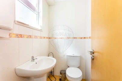 Apartamento T0 para Venda em Mina de Água
