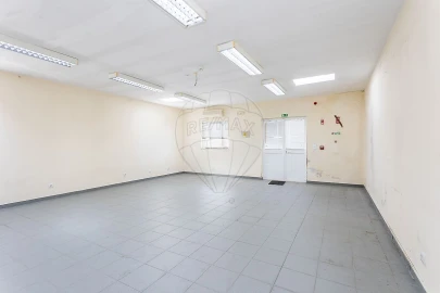 Apartamento T0 para Venda em Mina de Água