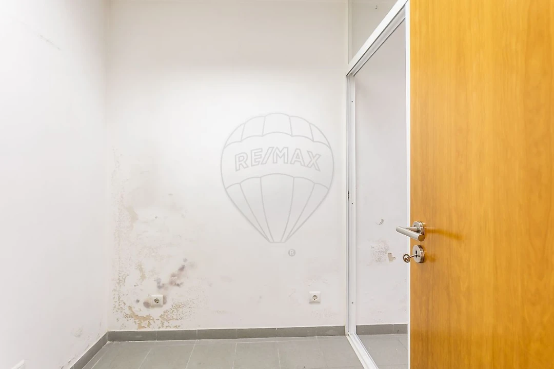 Apartamento T0 para Venda em Mina de Água Foto 9