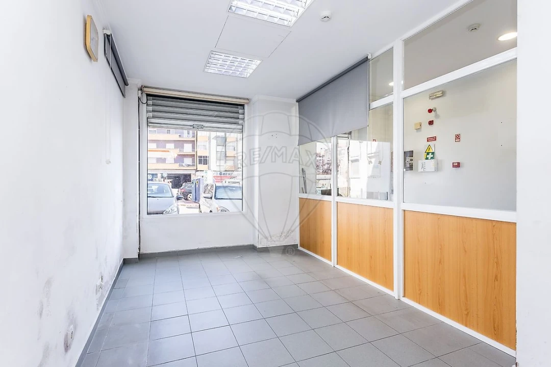 Apartamento T0 para Venda em Mina de Água Foto 1