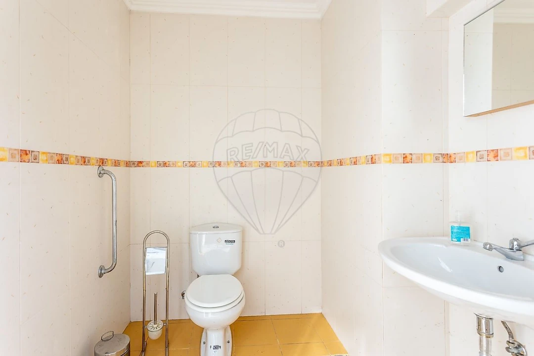 Apartamento T0 para Venda em Mina de Água Foto 13
