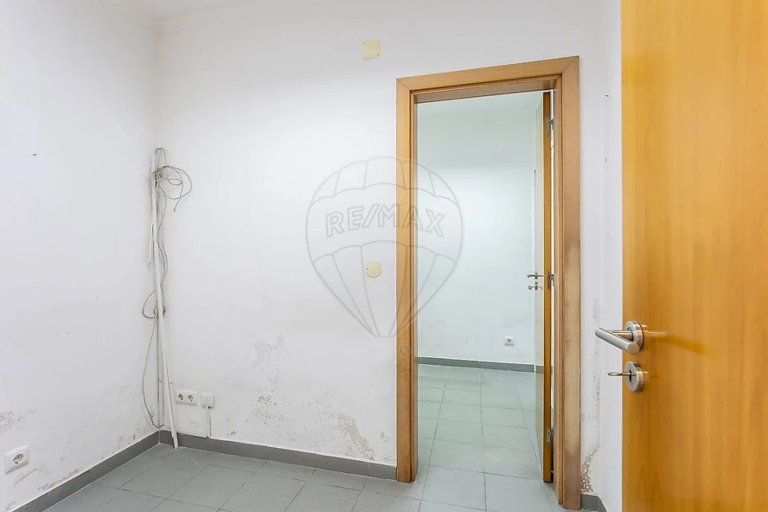 Apartamento T0 para Venda em Mina de Água Foto 7