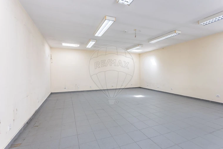 Apartamento T0 para Venda em Mina de Água Foto 14