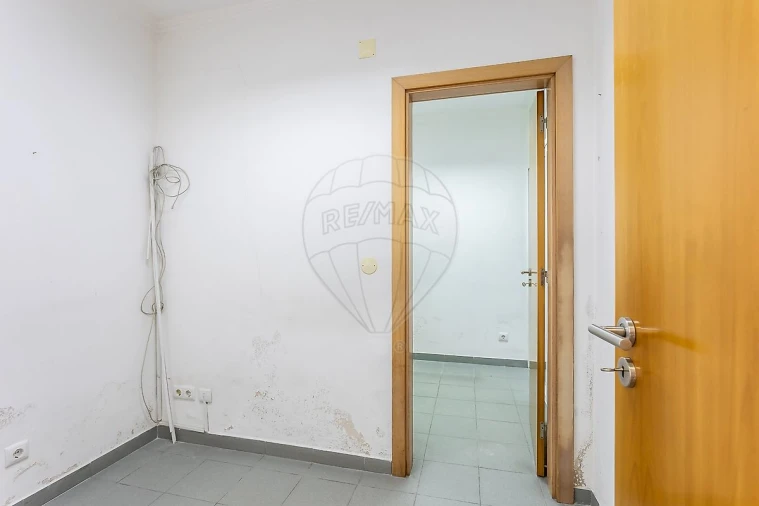 Apartamento T0 para Venda em Mina de Água Foto 7