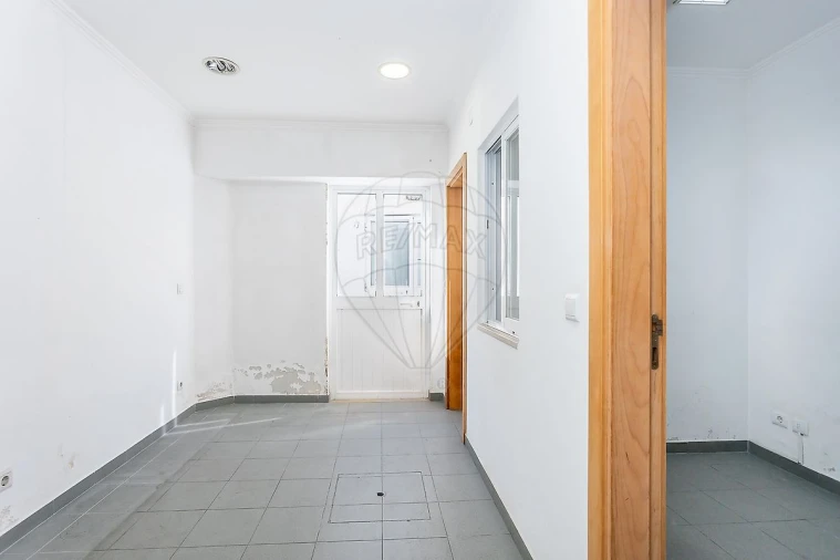 Apartamento T0 para Venda em Mina de Água Foto 8