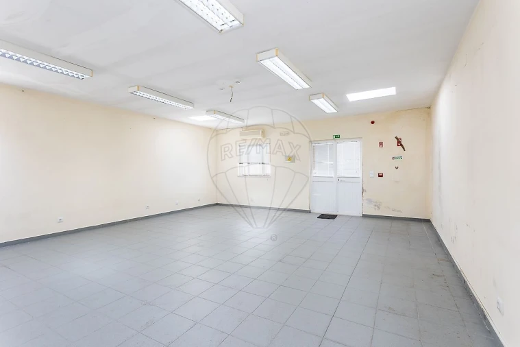 Apartamento T0 para Venda em Mina de Água Foto 16
