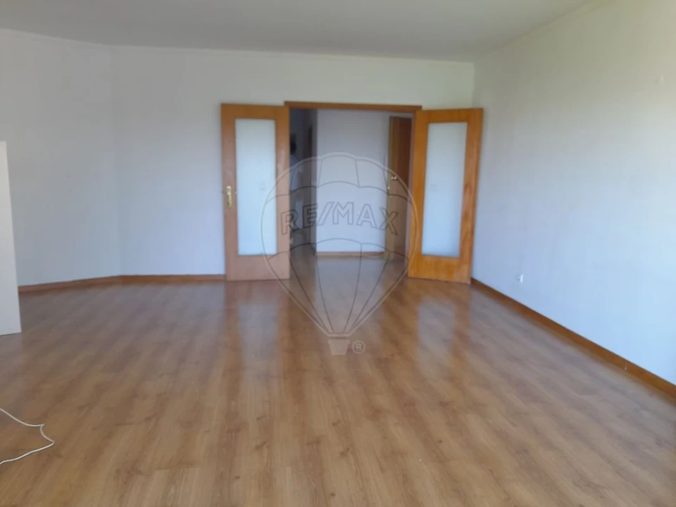Apartamento T2 para Arrendamento em Mafamude e Vilar do Paraíso Foto 13