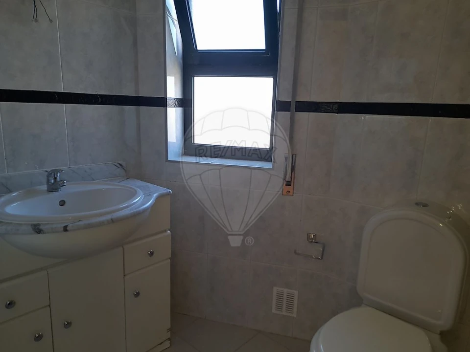 Apartamento T2 para Arrendamento em Mafamude e Vilar do Paraíso Foto 24